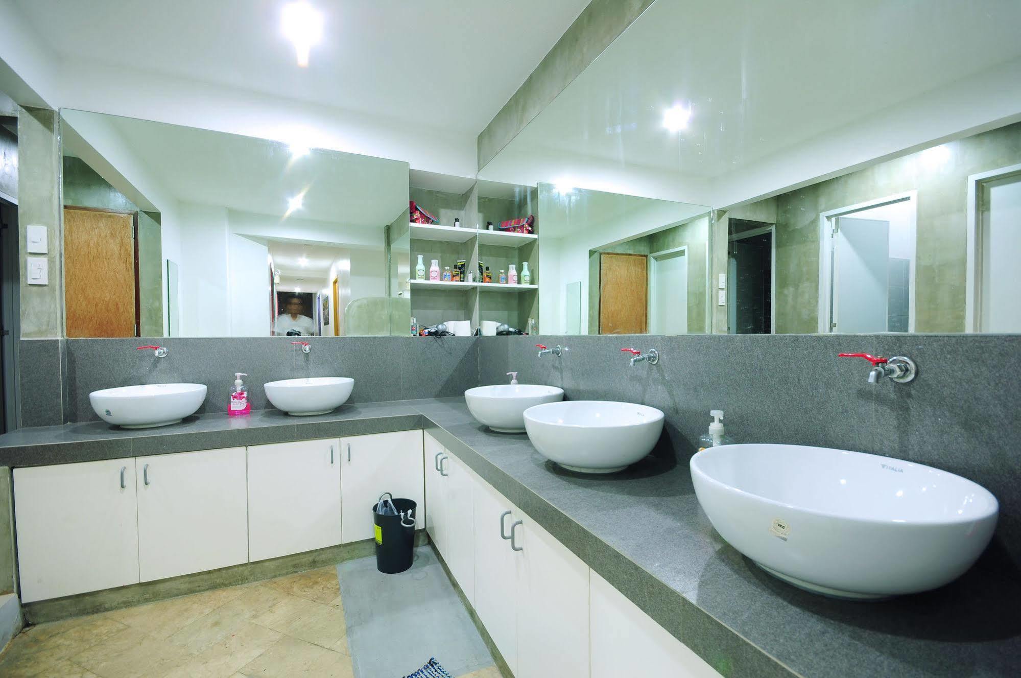 Mnl Boutique Hostel Makati City Luaran gambar