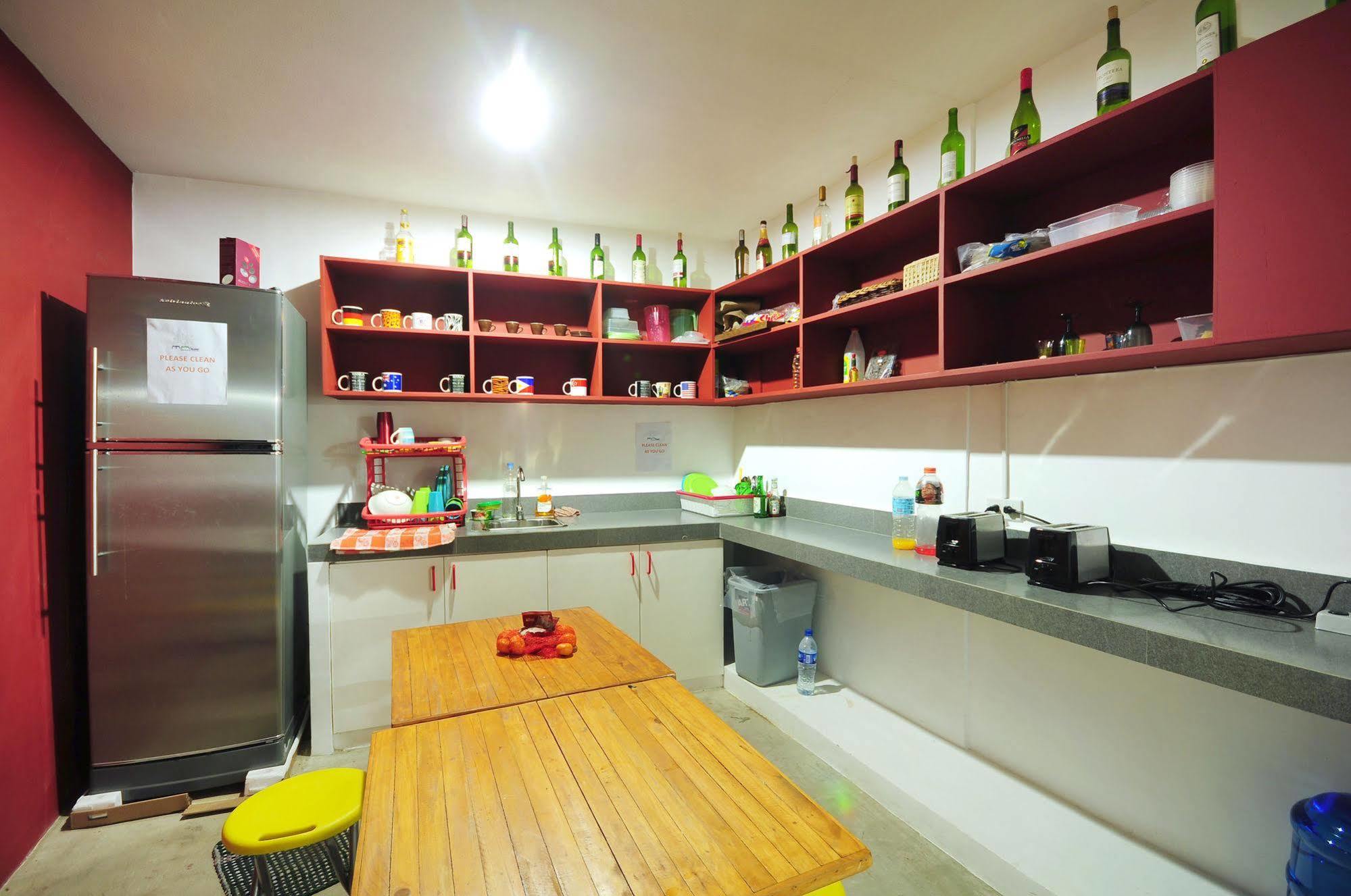 Mnl Boutique Hostel Makati City Luaran gambar